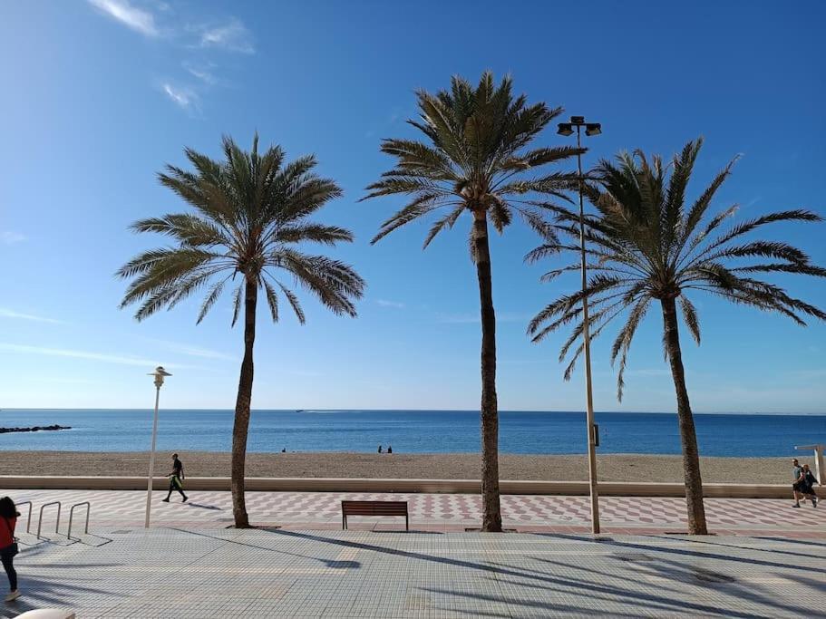 Estupendo Piso Renovado A 30 Metros De La Playa Apartment Almería Exterior photo